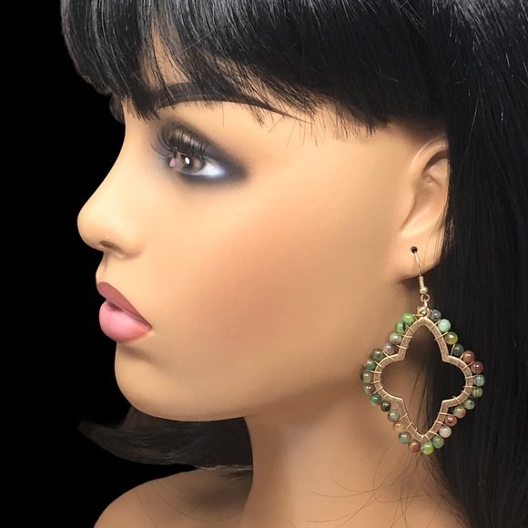 Green Multicolor Natural Stone Wrapped Gold Open Quatrefoil Dangle Earrings - Picture 3 of 3